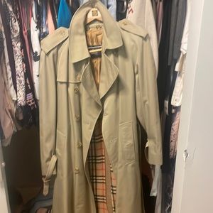 VINTAGE Burberrys Trench Coat